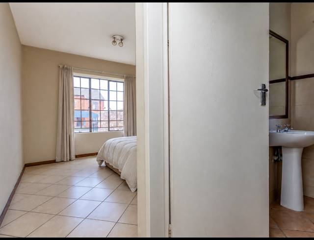 2 BEDROOM APARTMENT FOR SALE IN NOORDWYK